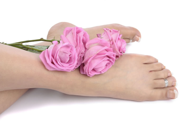 Главный цветок между ногами